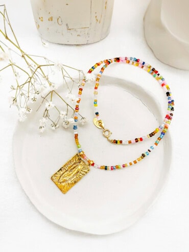 Collier mani perles multicolores